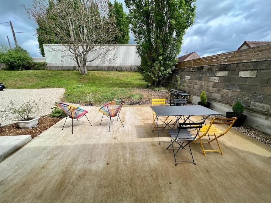Logement De Plain-Pied Avec Jardin, Terrasse Gurgy Bagian luar foto