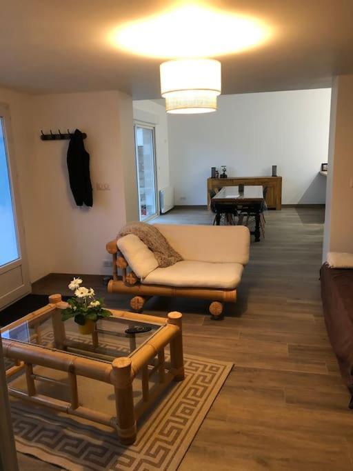 Logement De Plain-Pied Avec Jardin, Terrasse Gurgy Bagian luar foto