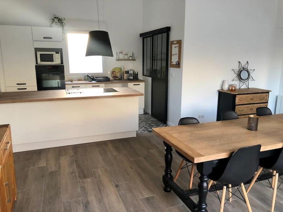 Logement De Plain-Pied Avec Jardin, Terrasse Gurgy Bagian luar foto